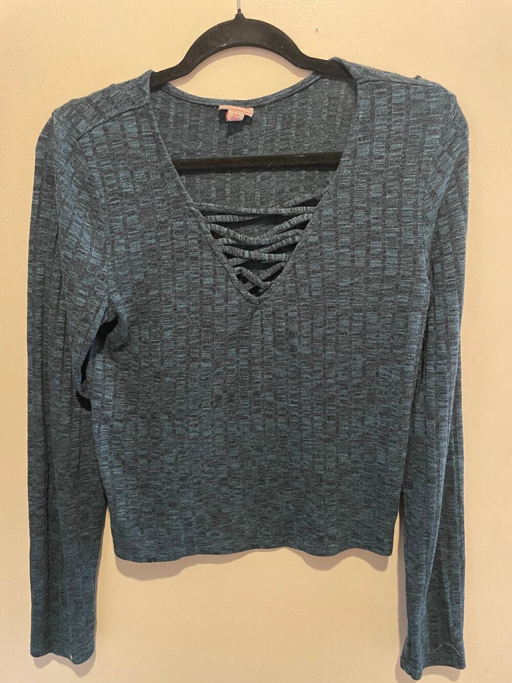 Cape Juby Blue long sleeve Y2K laced v-neck top large